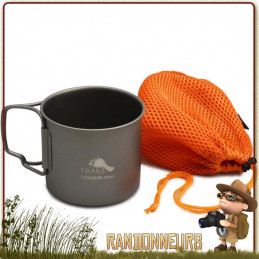 tasse titane toaks pour randonner ultra léger. Le titane toaks est robuste et adapté à un bivouac bushcraft léger